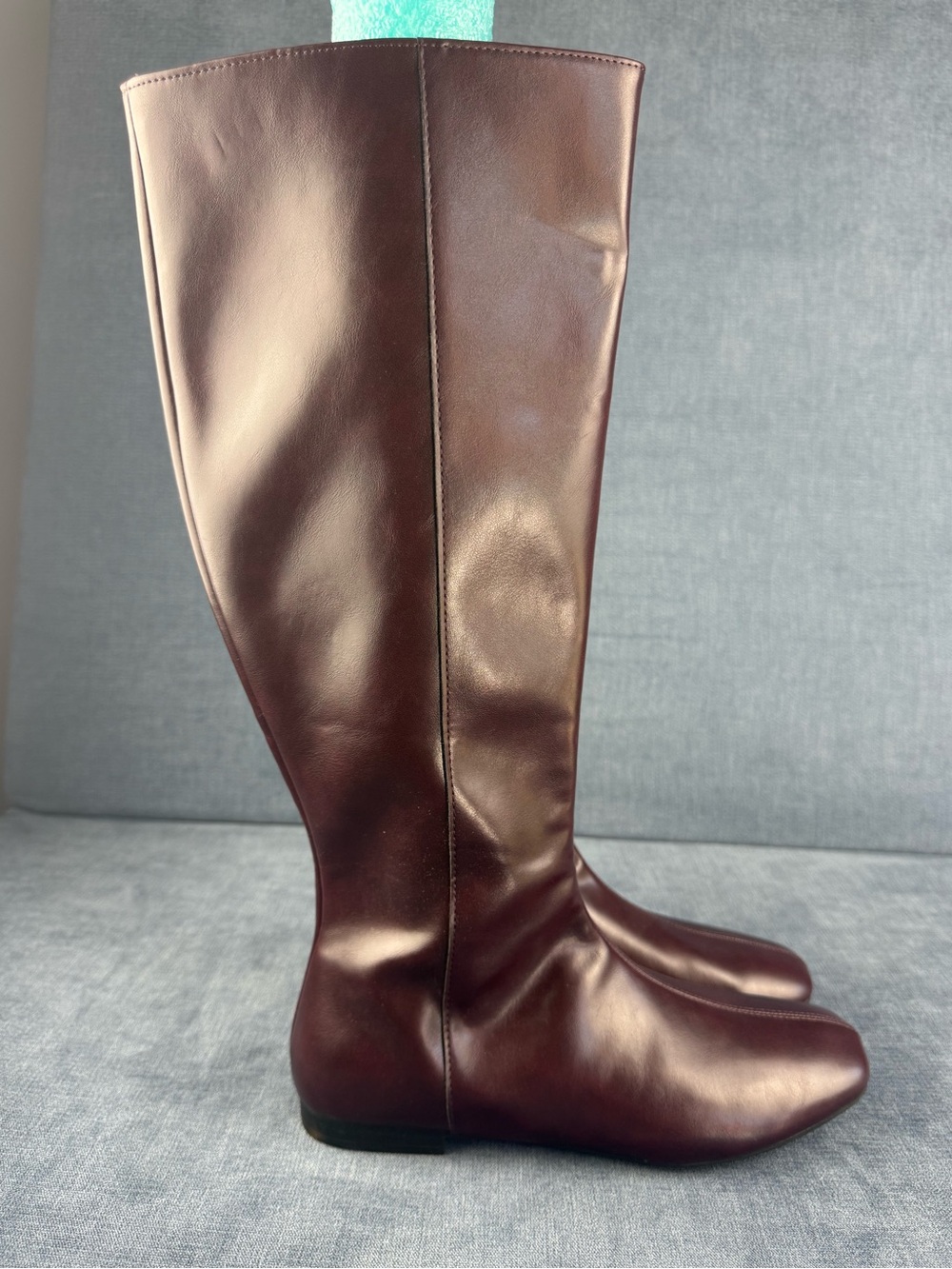 Time and Tru Womens Burgundy Faux Leather Zip Up Flat Rinding Boots SZ 7.5 New